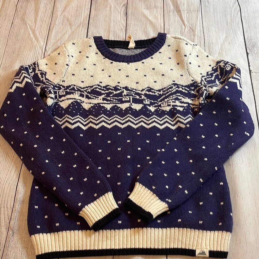 Hanna Andersson Seasonal Sweater - Size Small